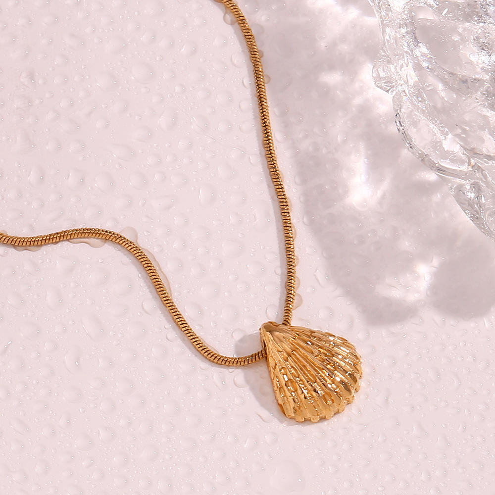 Golden Shell Necklace