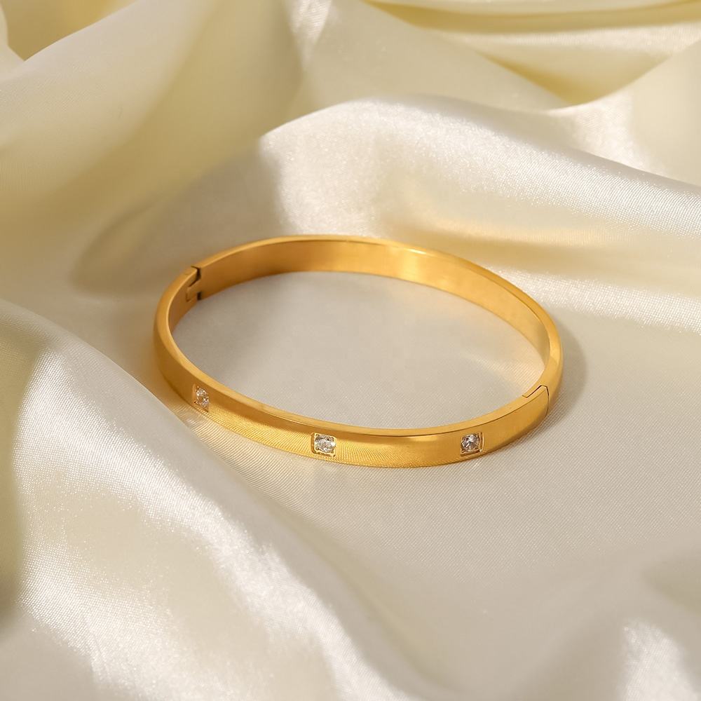 Golden Heart Bracelet